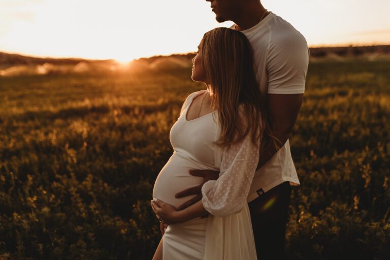 sunset maternity photo session